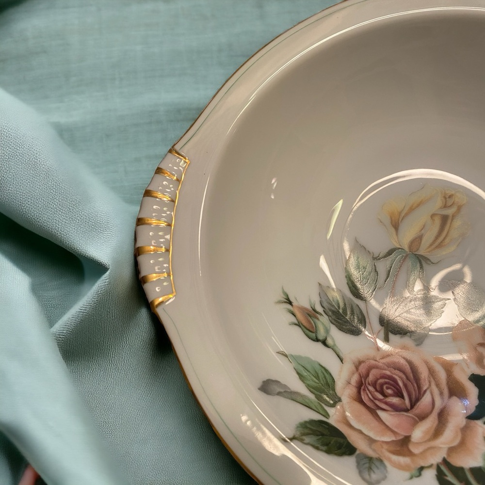 Kent China Trio Pattern serving bowl in mint condition. - Picture 2 of 5